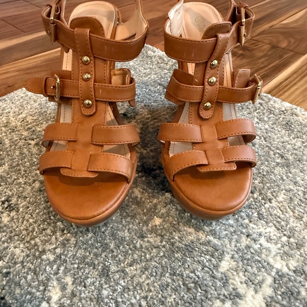 Women's Tan Sandals